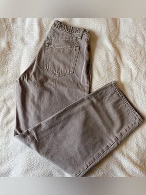 Abercrombie & Fitch High Rise Taper Jean in Light Taupe